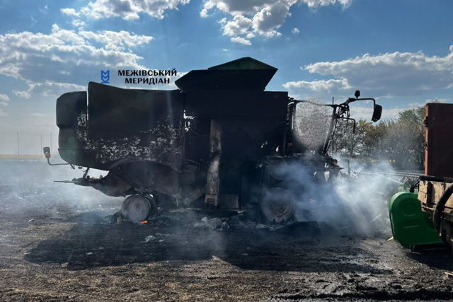 На Дніпропетровщині російський дрон атакував комбайн під час жнив: загинув фермер