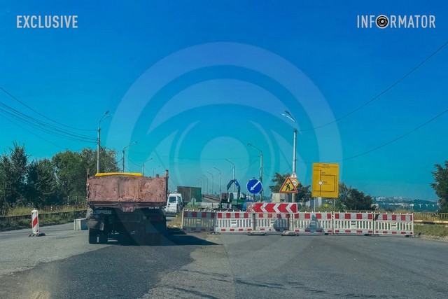 У Дніпрі перекрили частину Південного мосту: що відбувається