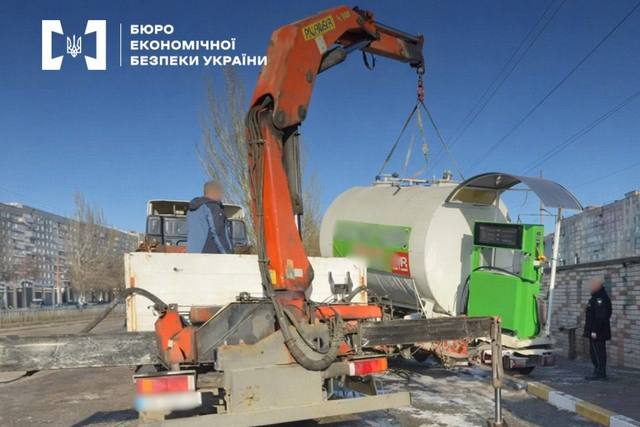 Детінізація ринку пального: у Дніпрі судитимуть організатора нелегальної АЗС