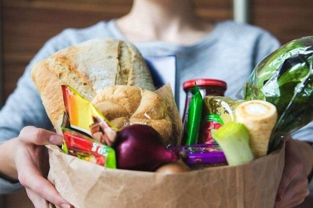 На Дніпропетровщині безкоштовно роздаватимуть продуктові набори: хто зможе отримати