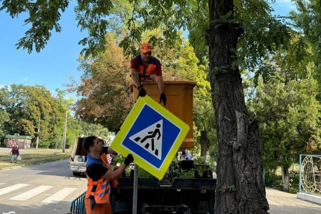 У Дніпрі витратять понад мільйон гривень на встановлення та заміну дорожніх знаків
