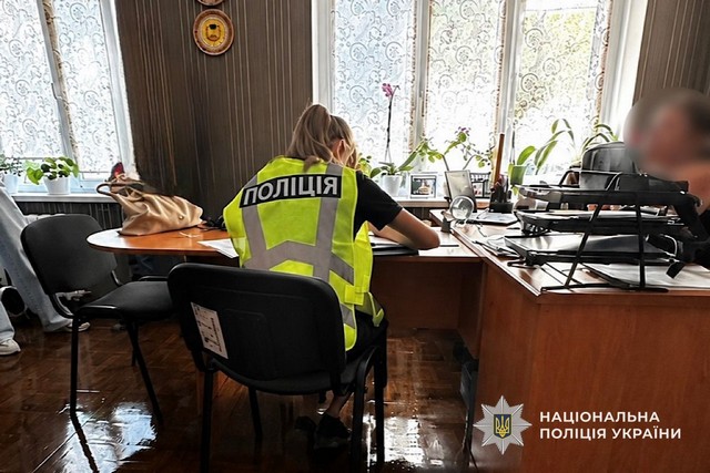 Взятка за поступление в колледж: на Днепропетровщине следователи сообщили о подозрении женщине
