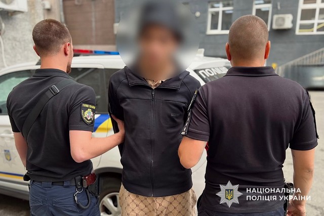 Під виглядом покупця пограбував торговельний заклад: працівники карного розшуку Дніпра затримали зловмисника