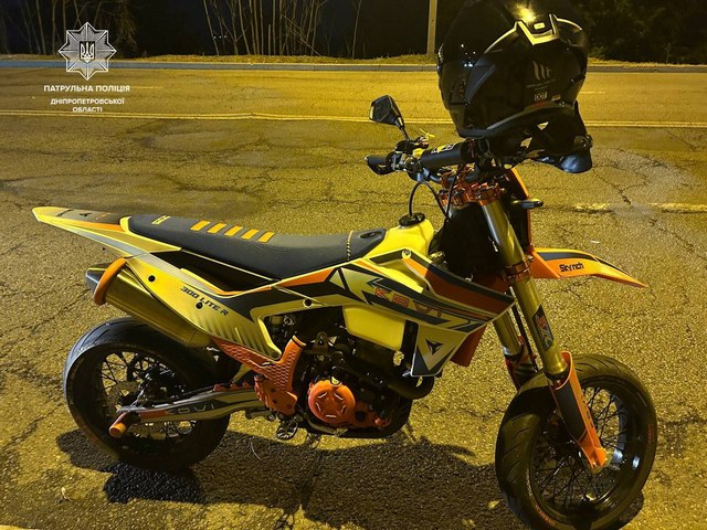 Патрульні виявили неповнолітнього водія на мотоциклі із підробленим ідентифікатором