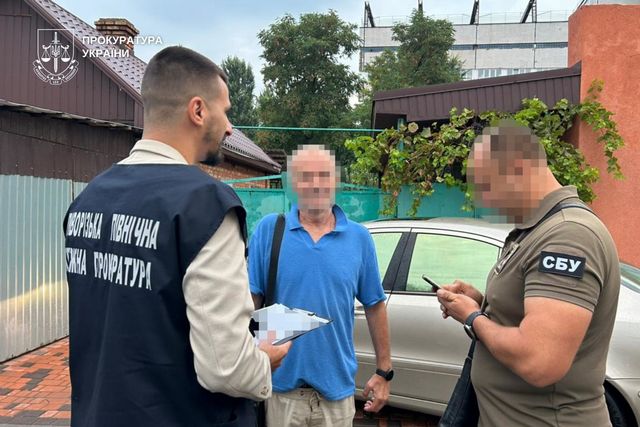 Устроил на работу 20 человек во время простоя: должностное лицо КП в Кривом Роге подозревается в растрате 3,6 млн грн