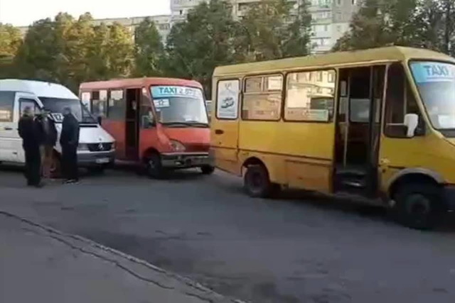       Mercedes   12