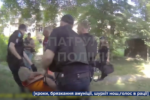 Патрульные показали первые минуты после атаки на Днепр: видео с бодикамер