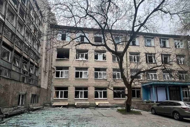 В Дніпровському коледжі Патона за 6 мільйонів гривень замінять розбиті вікна