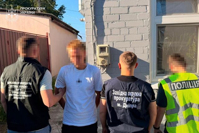 У Дніпрі судитимуть дніпрянина, який за 8 тис. доларів обіцяв переправити військовозобов’язаного до Румунії