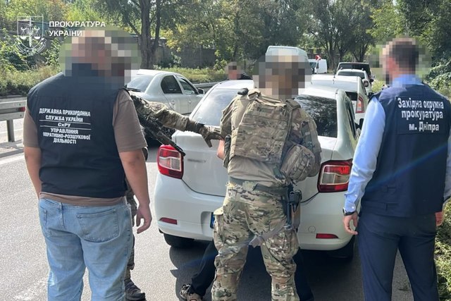 В Днепре задержан мужчина, который за 10 тысяч долларов обещал переправить военнообязанного в Румынию вне пунктов пропуска