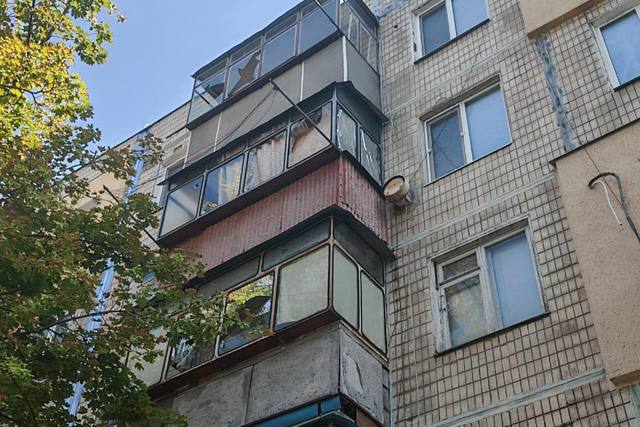 Один человек ранен. Более 10 раз враг атаковал два района беспилотниками, авиабомбами и артиллерией
