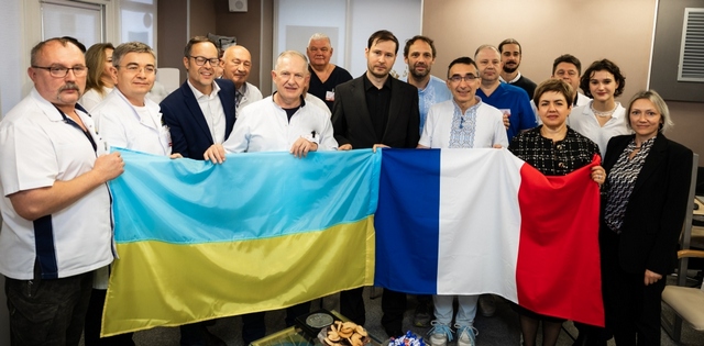 Французские врачи помогли медикам Днепропетровщины прооперировать тяжелых раненых военных и гражданских
