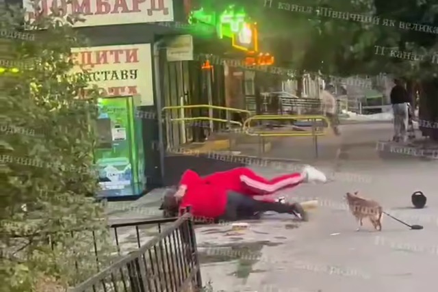 В Днепре на Северном мужчины устроили драку посреди улицы