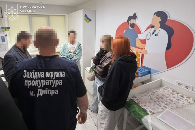 $18 тысяч за операцию на позвоночнике и инвалидность: в Днепре задержали врача, организовавшую схему уклонения от мобилизации