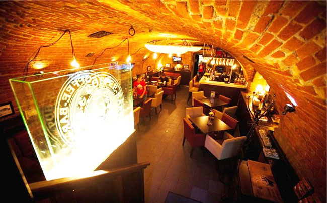 Эй, футбольные болельщики, все сюда!