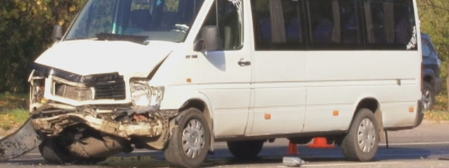 В Кривом Роге столкнулись четыре автомобиля и маршрутное такси: девять травмированных