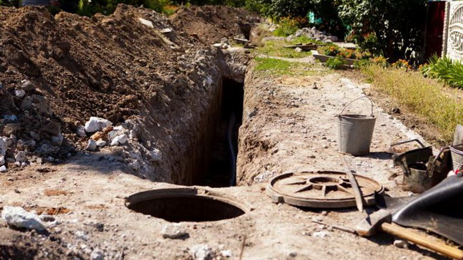 Продовжується реконструкція водопровідних мереж у селищі Карнаухівка