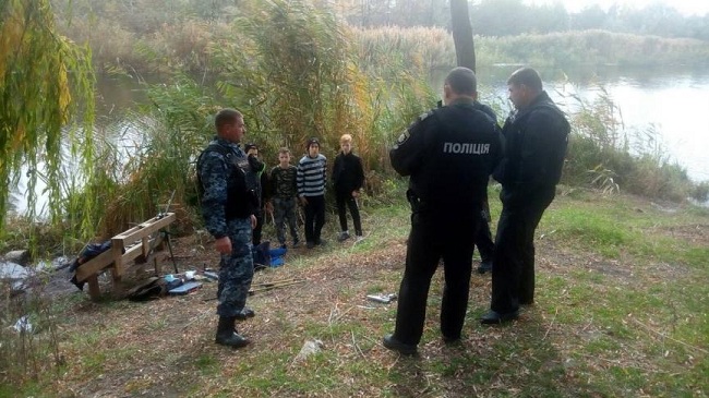 В левобережном парке Каменского компания подростков напала на мужчину