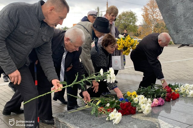 Днепр почтил 82-ю годовщину освобождения города от нацистских захватчиков