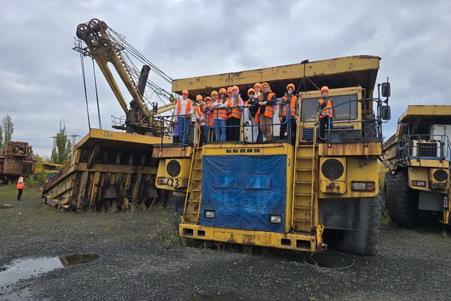 Гимназистов Днепра отправили в карьер