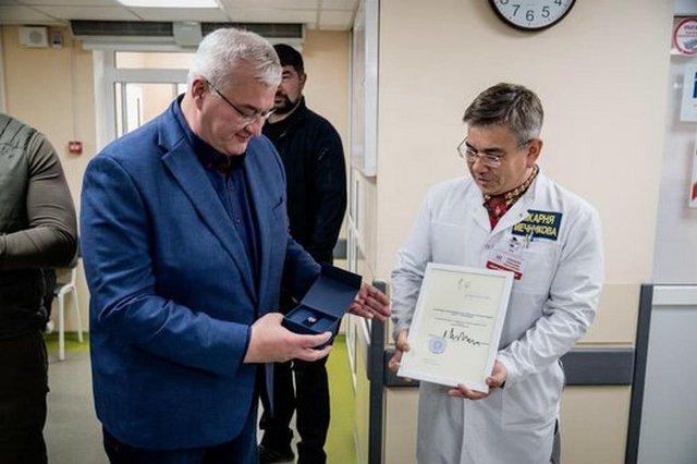 У лікарні ім. Мечникова у Дніпрі вдалося врятувати 95% важкопоранених бійців — Сибіга