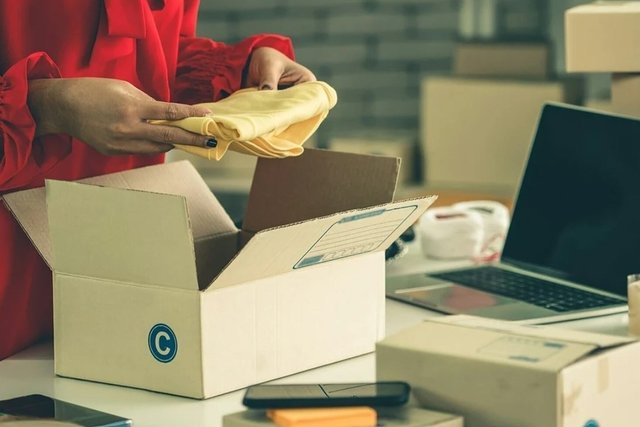 Замовлення з Китаю будуть дорожчі: Рада підтримала оподаткування міжнародних посилок до €150