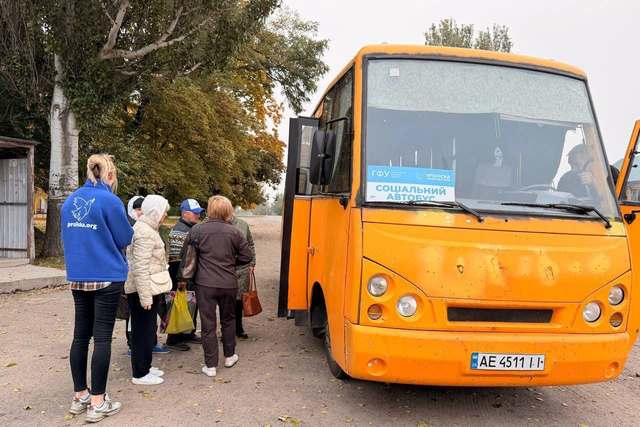 На Дніпропетровщині працюють десятки безкоштовних соціальних автобусних маршрутів
