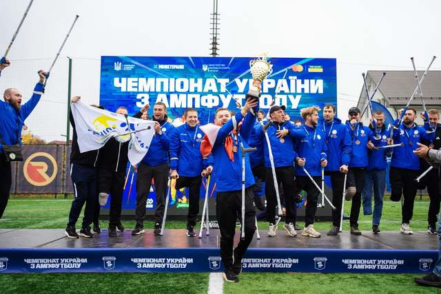 Дніпровські футболісти вийшли до елітного дивізіону України