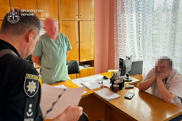 Будут судить медика и жителя Кривого Рога за фиктивные документы для отсрочки от военной службы