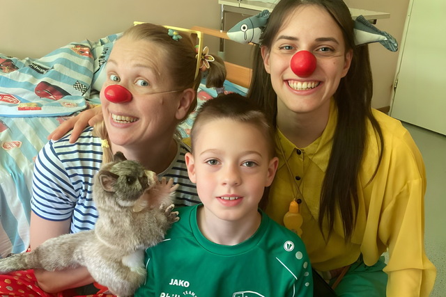 Клоуни допомагають лікувати дітей у дніпровських лікарнях