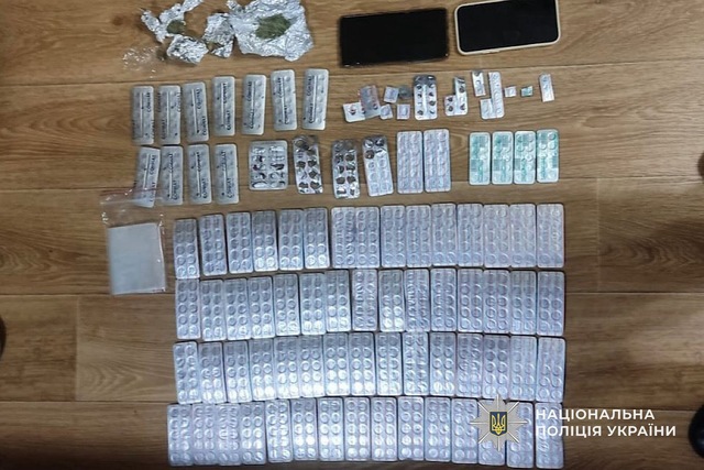 В Днепре разоблачили женщину, которая сбывала наркотики на территории города