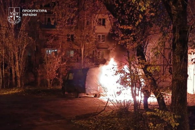 В Днепре 21-летний парень поджигал элитные авто на заказ