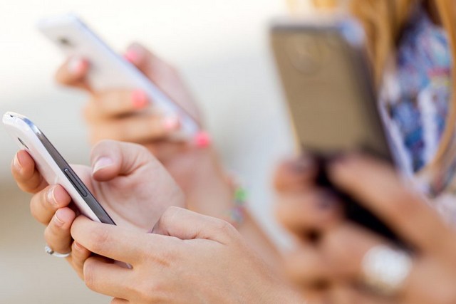 Зеленський підписав закон про швидкий мобільний інтернет: що зміниться для українців