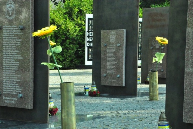 Иллюстративное фото. В Днепре планируют установить два памятника погибшим военным за более чем 12 млн грн