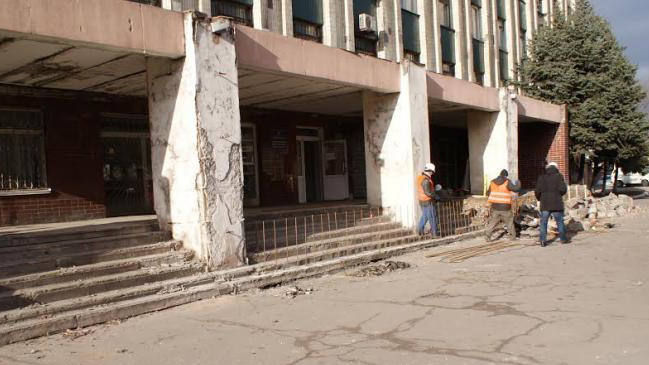 В Днепродзержинске приступили к реконструкции 3-й поликлиники