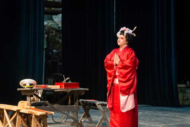 В оперном театре Днепра случился массовый парад дебютов