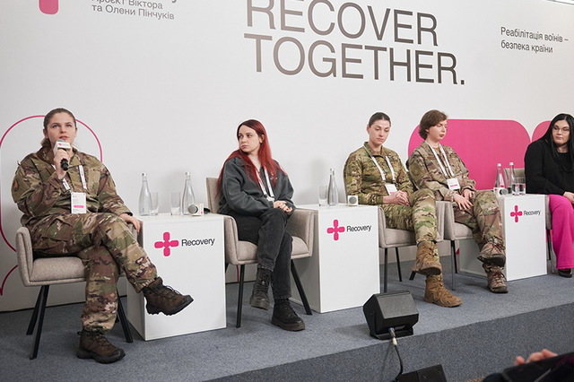 Медики Днепра осваивают новые методы реабилитации военных