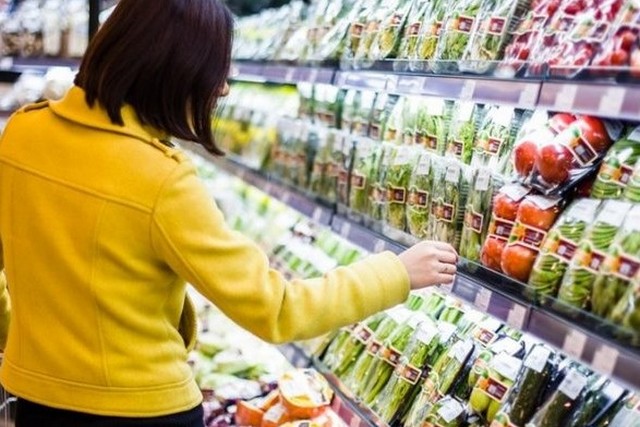 Зимнюю тысячу можно потратить уже в 10 торговых сетях