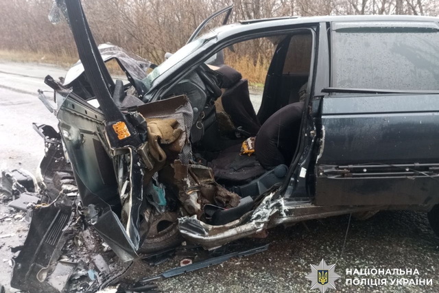 Volkswagen выехал на встречную полосу и столкнулся с Toyota Corolla: водитель получил подозрение